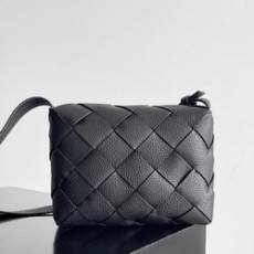 보테가 베네타 디아고 백  블랙